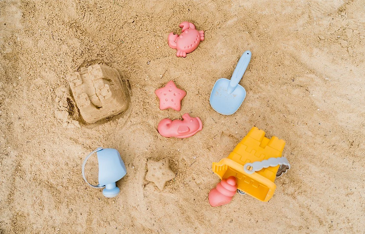 KINDSGUT Sandform Set Toni Sandspielzeug Schaufel und Förmchen